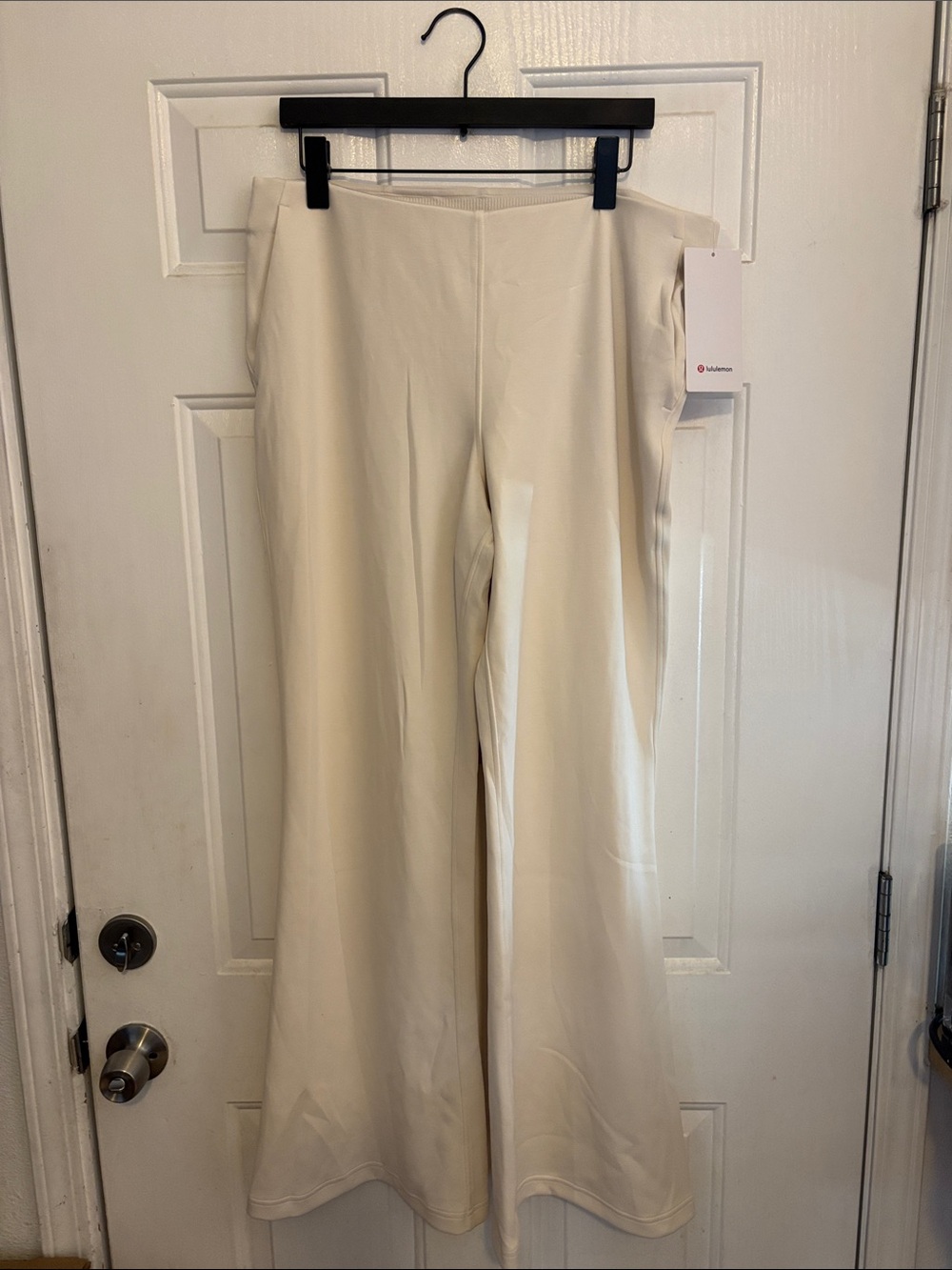 Lululemon Brushed Softstreme MR Flared Pant *Reg, Light Ivory, Size XL
